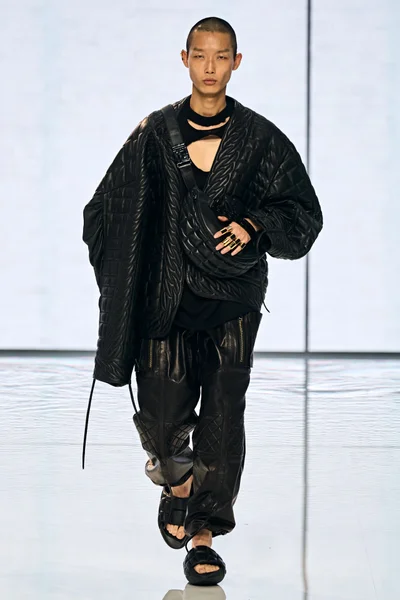 Look 30